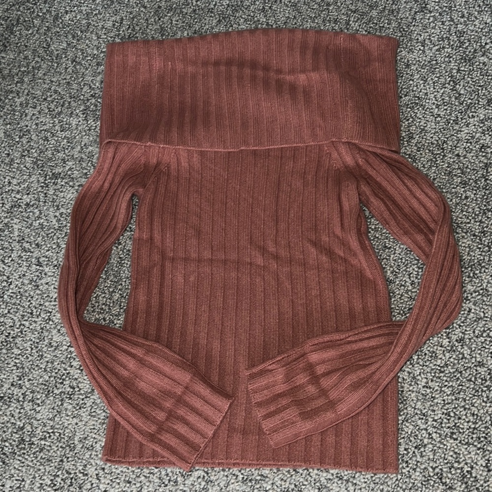 Theory Off-Shoulder Cashmere Sweater - Size P